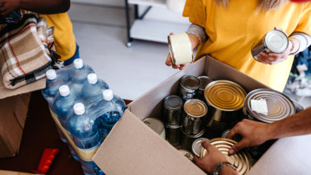 Squaretrade selects feeding Americafor $25,000 donation